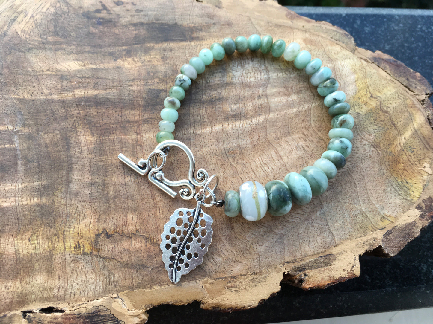 Wrap yourself in the vibrant energy of Russian Emeralds, promoting emotional balance,love and harmony. This stunning bracelet resonates with the heart chakra and proBraceletsSpectakEkaterina