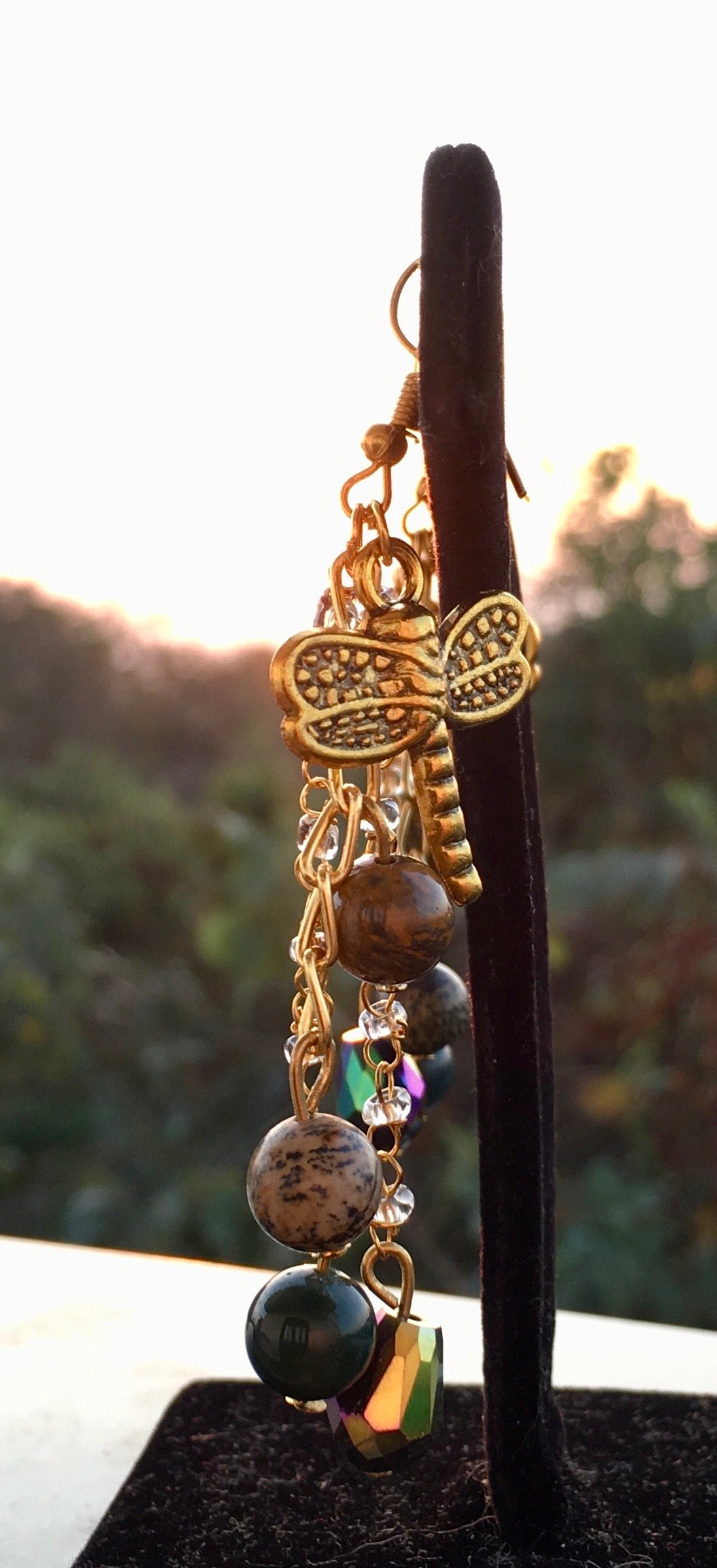 May you touch dragonflies and stars, dance with fairies and talk to the moon. Featuring lapis lazuli,rhodochrosite and Unakite goodness. These gorgeous earrings fostEarringsSpectakDamsel’