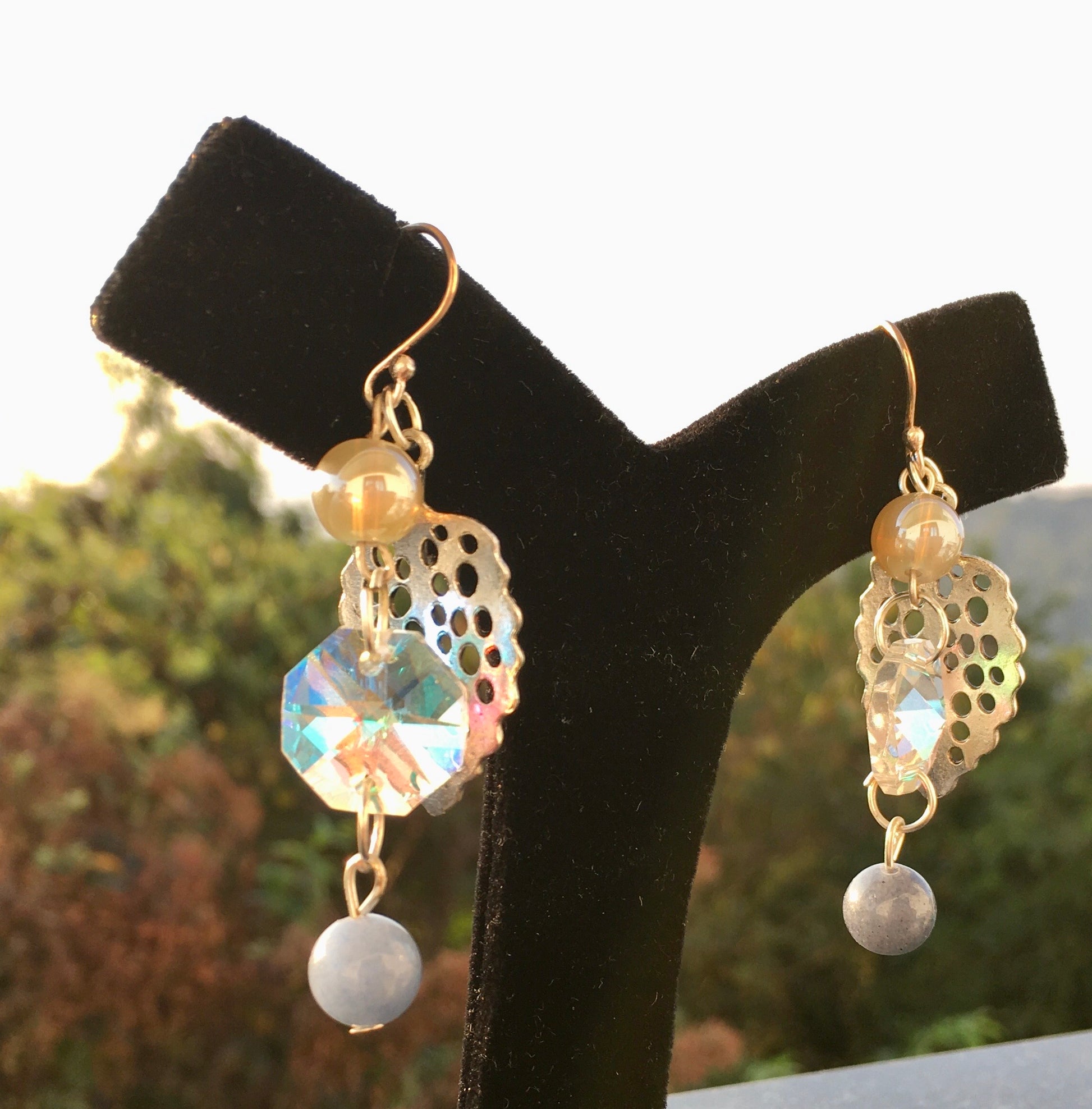 Embody the tranquility of nature with a leaf of faith. Featuring soothing blue aventurine. These delicate earrings symbolize growth,harmony and balance, connecting yEarringsSpectakLeaf