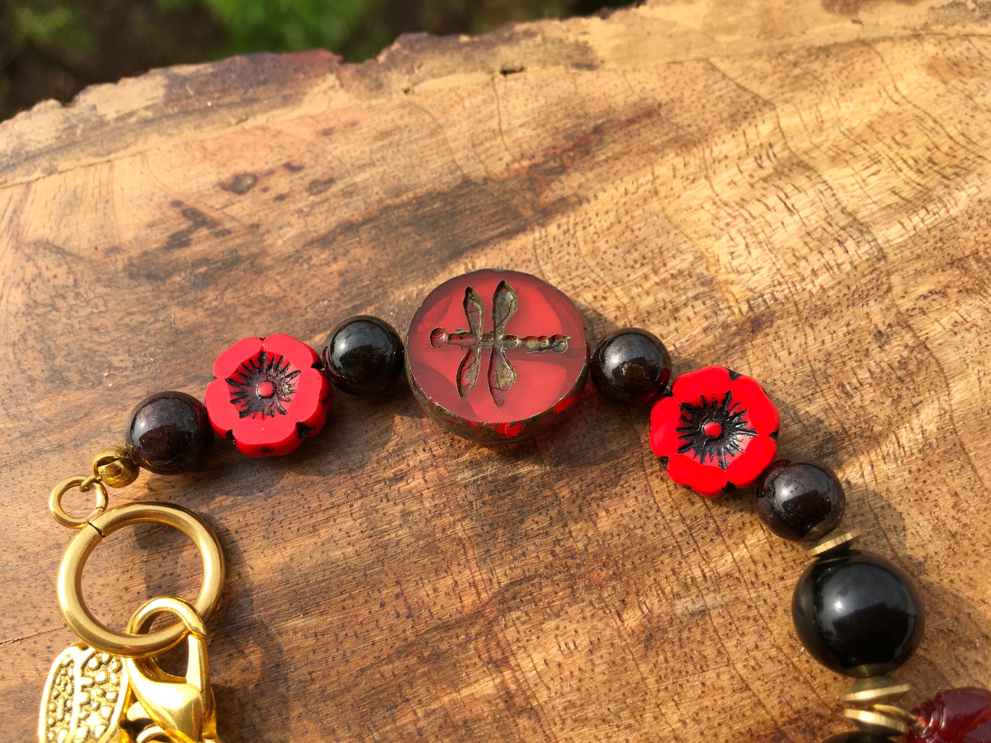 May this Obsidian and Garnet bracelet ground and center you. Garnet protects you from destructive thoughts. Amplifying motivational drive to help you to achieve yourBraceletsSpectakRed Dragon