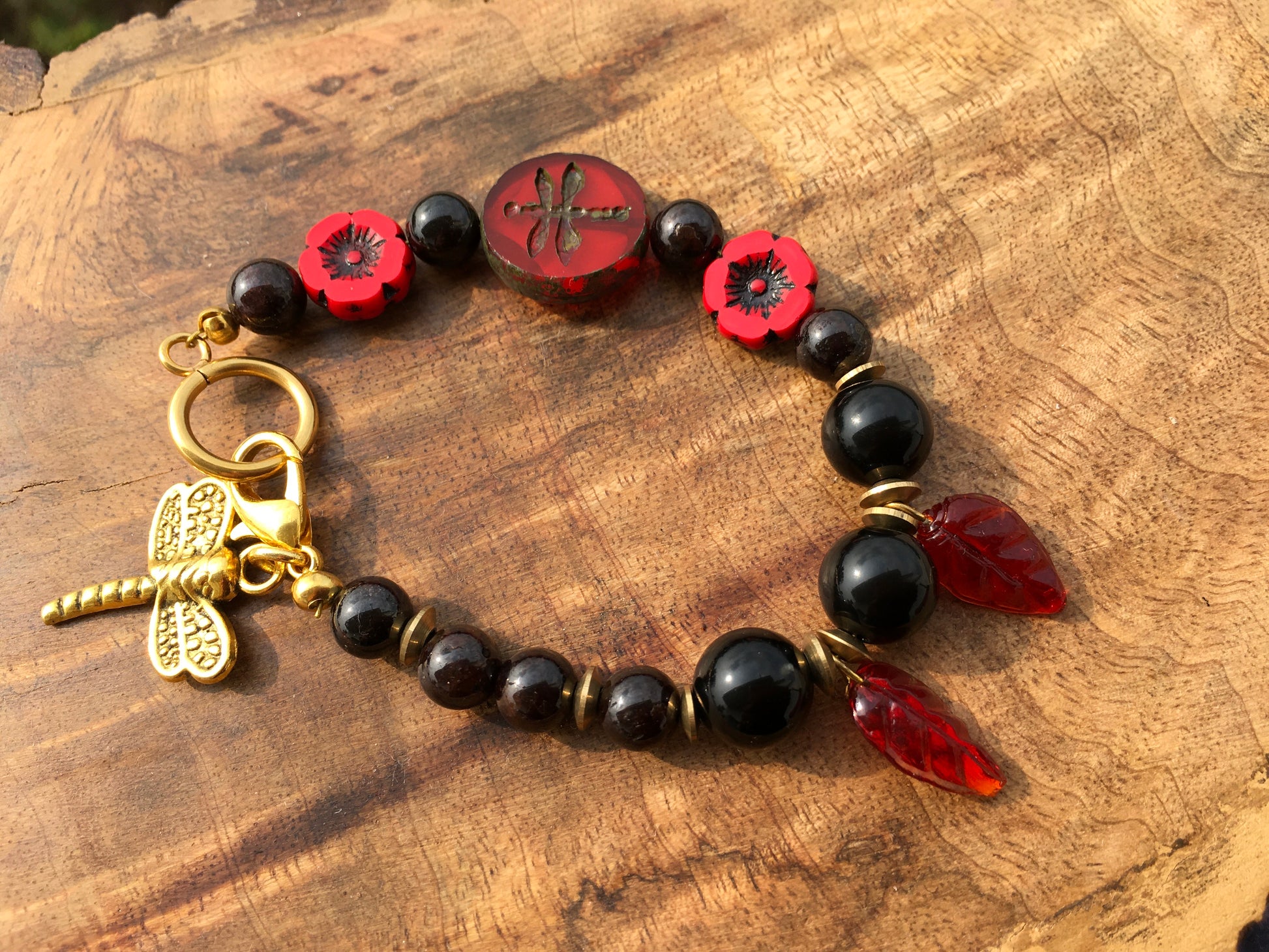 May this Obsidian and Garnet bracelet ground and center you. Garnet protects you from destructive thoughts. Amplifying motivational drive to help you to achieve yourBraceletsSpectakRed Dragon