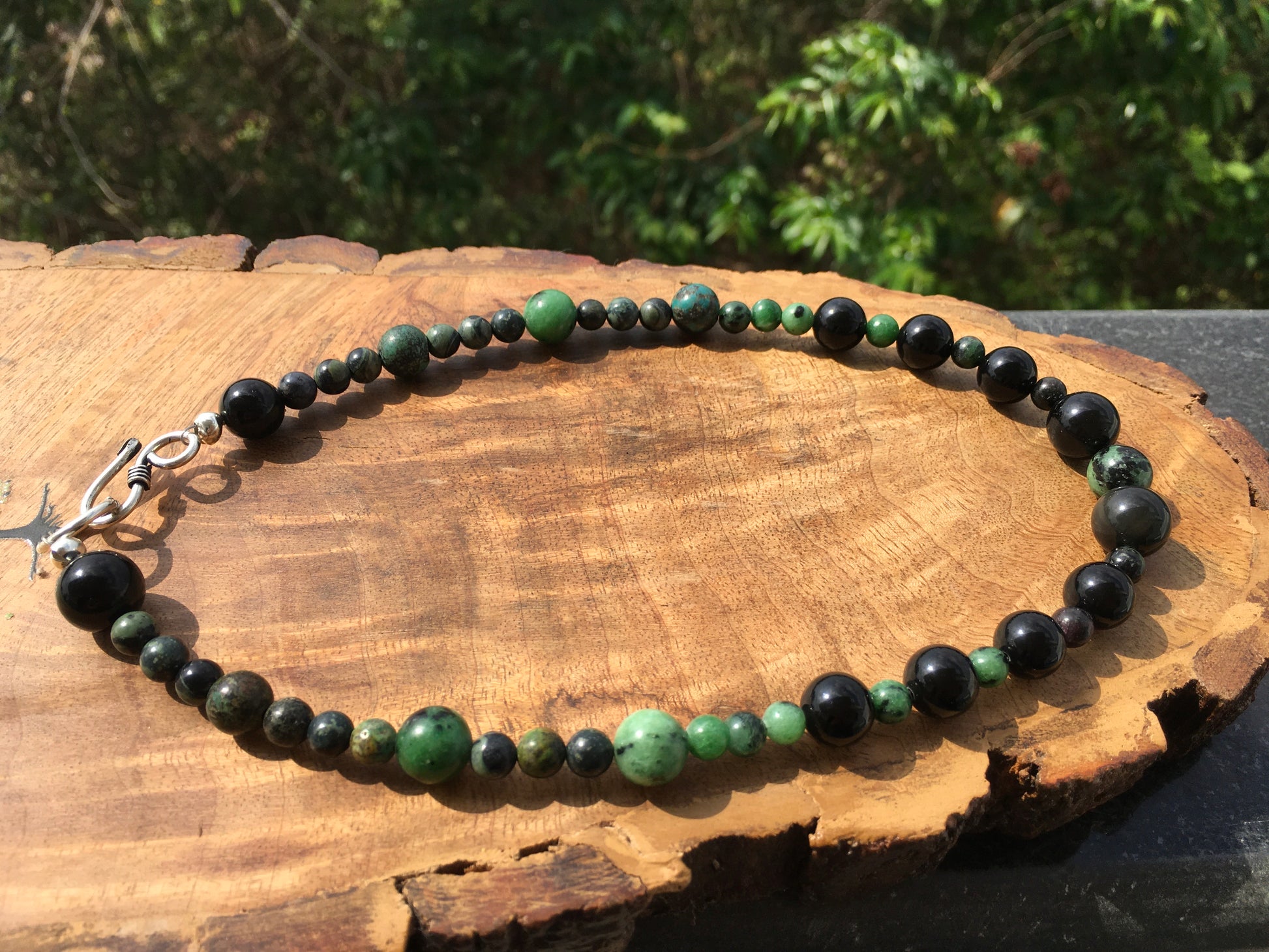 This necklace is for you, if you require healing,protection, self care, stress relief,vitality and centering. It will help to boost creativity and confidence,while aNecklacesSpectakSahara Sheild